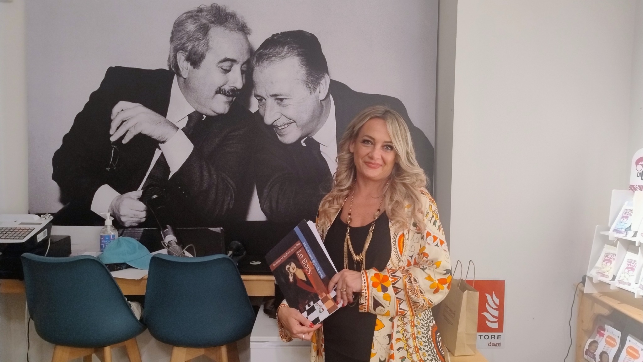 Mariatiziana Rutigliani con il libro Le Boss: quando la mafia è femmina